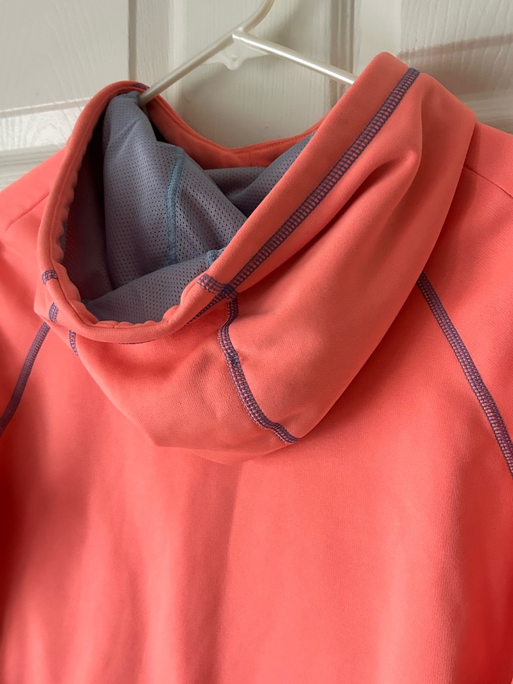 Nike Therma-FIT Coral Hoodie Blue Trim Thumbholes - Women's Size Large - Picture 8 of 15